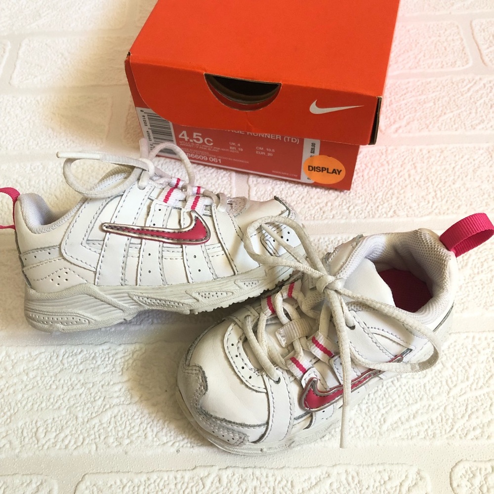 Nike Lace Up Sneakers